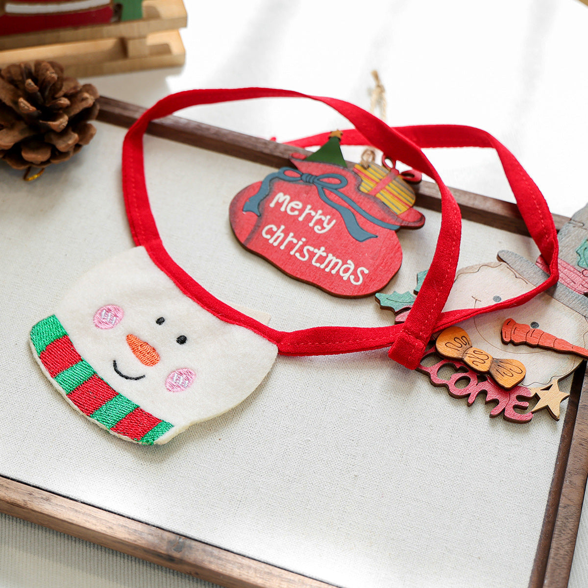 Kumago® Christmas Bib Collection