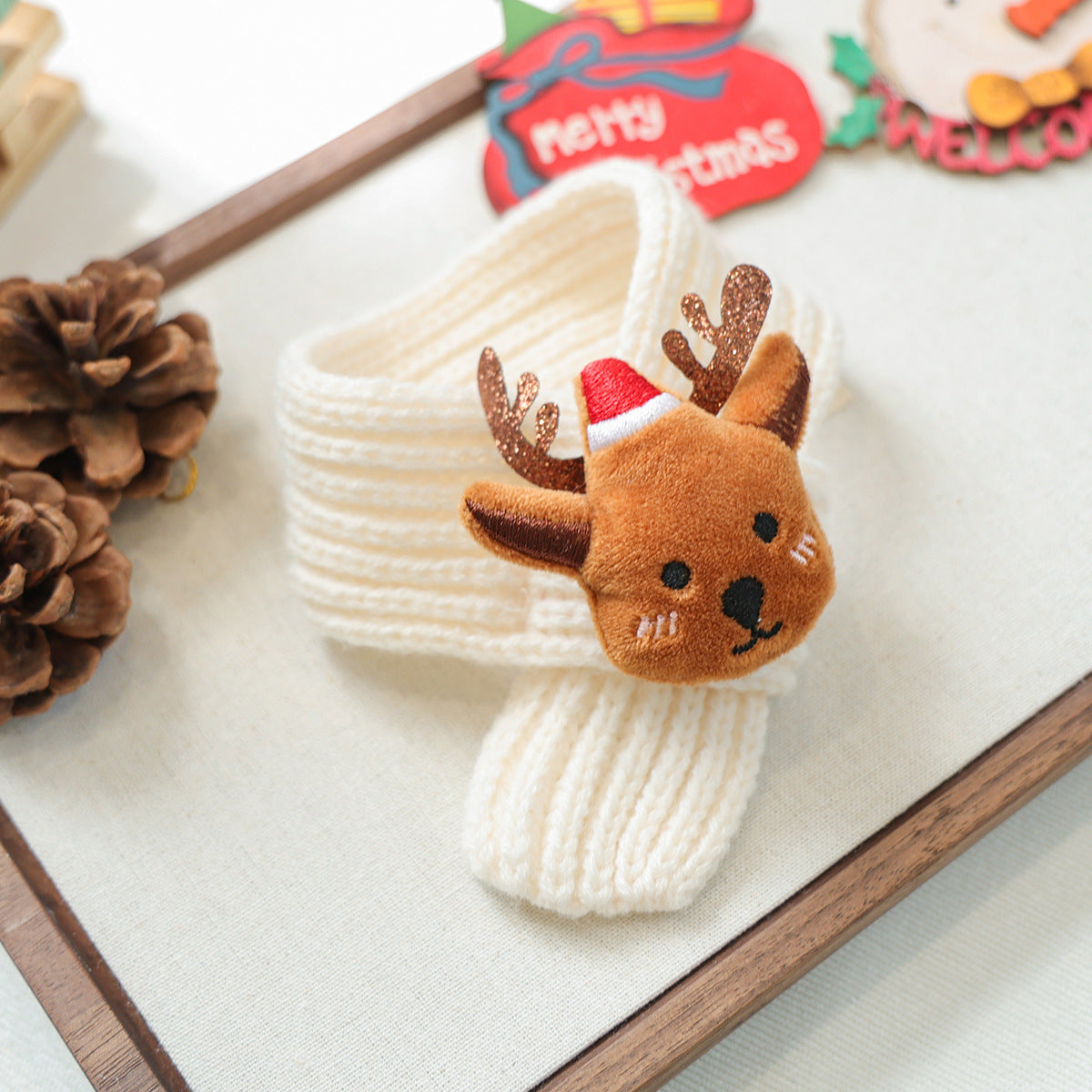 Kumago® Christmas Reindeer Scarf